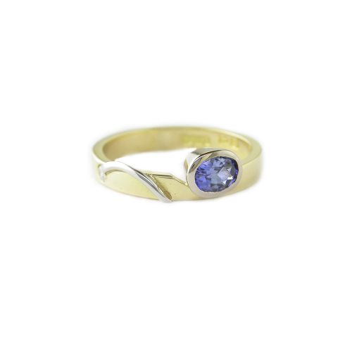 Dress Rings 18ct. Yellow Gold Ring with a Blue Sapphire