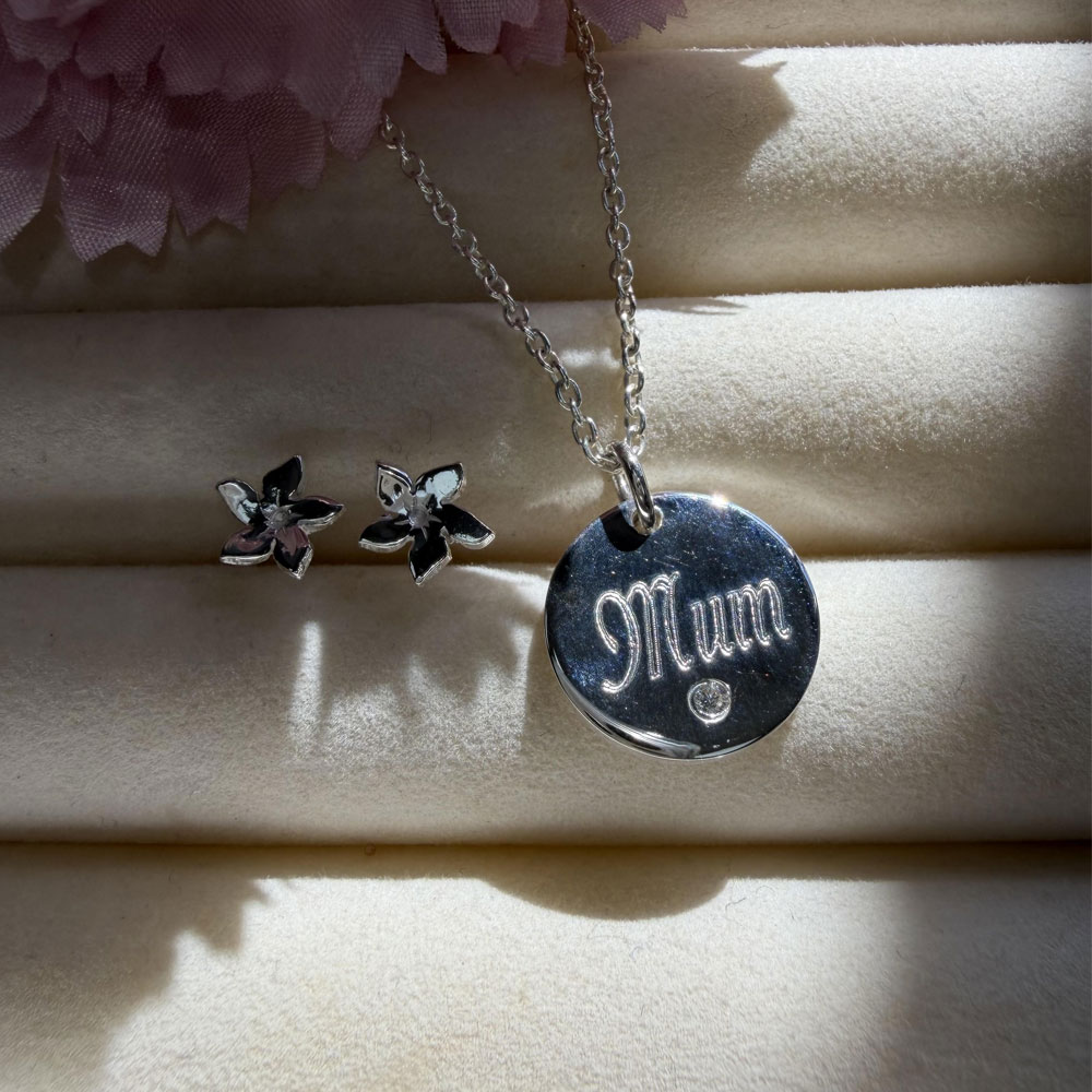Sterling Silver Mum Engraved Disc Jewellery Sterling Silver Mum Engraved Disc