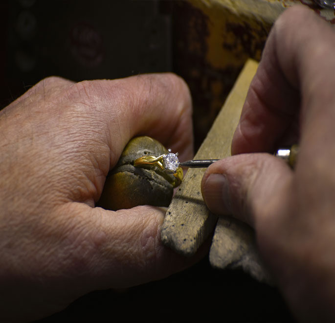 Engagement & Diamond Rings